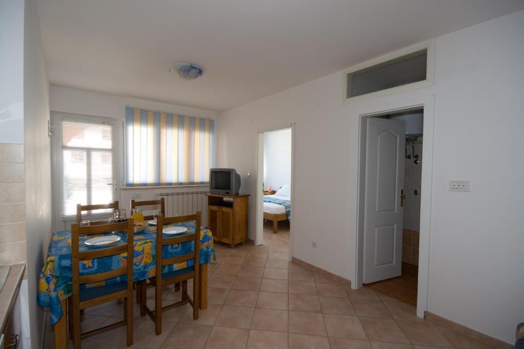 Apartments Valentino Vrsar Zimmer foto